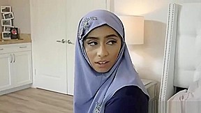 Curvy Hijab Virgin Fucked On Wedding Night